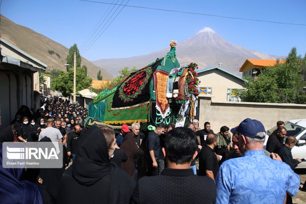 آیین نخل گردانی روستای نوای آمل در روز عاشورا