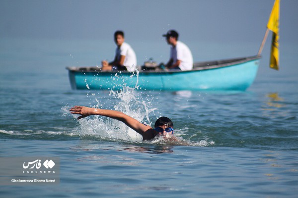 مسابقات شنای آبهای آزاد در عباس آباد تنکابن
