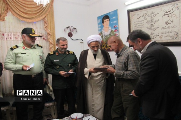 دیدار مدیران و فرماندهان ارشد مازندران با خانواده شهدا